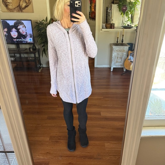 Urban outfitters out from under jacket - Picture 2 of 9